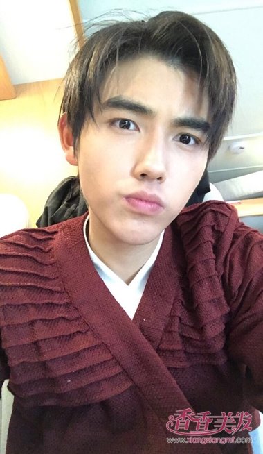 �·���΢����ɹƫ�ֶ̾����� Ӣ�����������ഺ����