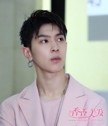 ����֮��С��װ�߳�Elle���� ���淢�Ͳ�Ⱦ��Ҳʱ��