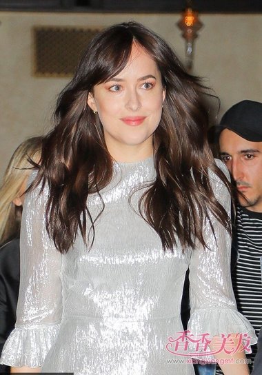 ������Ա�����Լ��ѷ���˷� �ų�Ů�ǰ�����ͷ������