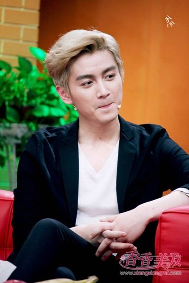 �ðְֳ���Ϊ��������ʱ�뿪 �ع�Ӣ��������ʱ�ڷ���չ