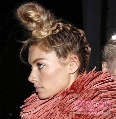 ���ַ��͵ı��� �򵥺ÿ��ı෢����