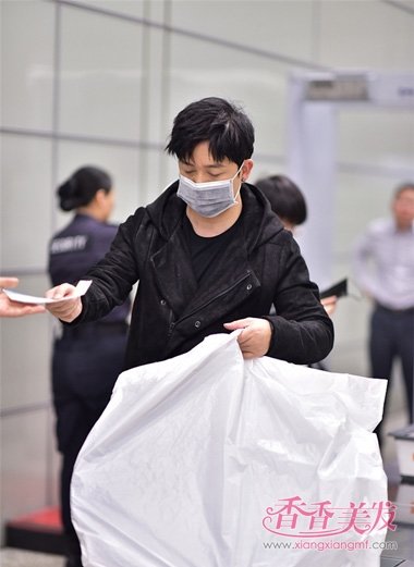 ��ҹ׷�����������¾������� �������̷���Ȼ˧������