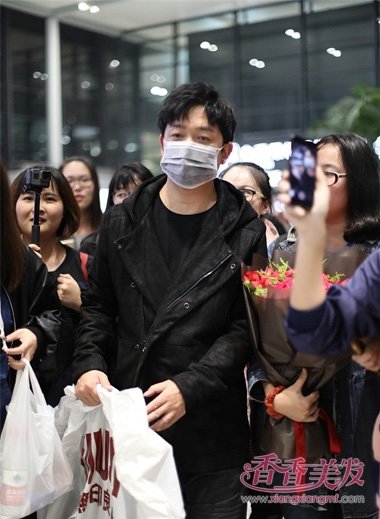 ��ҹ׷�����������¾������� �������̷���Ȼ˧������