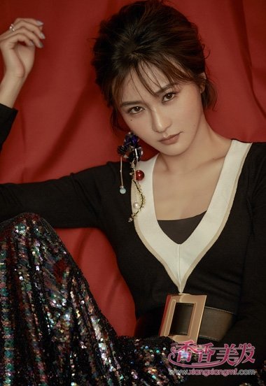 ��½���ֳ±��̷�����Ů���� ����ǿ�������˧��չ��