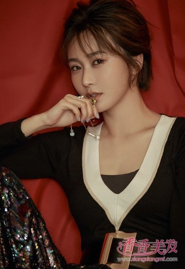 ��½���ֳ±��̷�����Ů���� ����ǿ�������˧��չ��