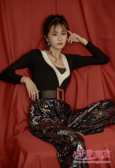 ��½���ֳ±��̷�����Ů���� ����ǿ�������˧��չ��