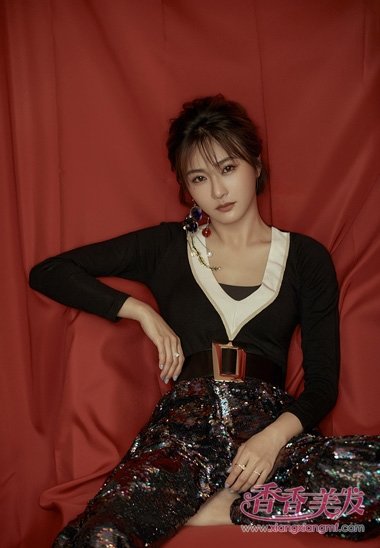 ��½���ֳ±��̷�����Ů���� ����ǿ�������˧��չ��