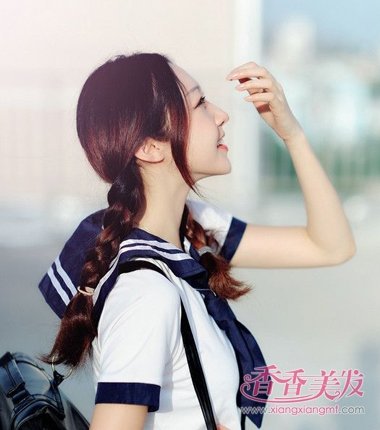 Ů�г����෢����ͼƬ ��α������ɫ�ķ�����׼����Ů�����еı෢