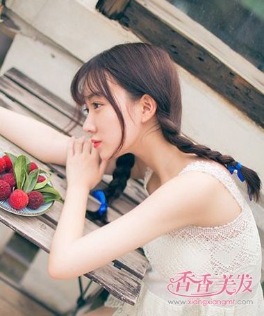 Ů�г����෢����ͼƬ ��α������ɫ�ķ�����׼����Ů�����еı෢