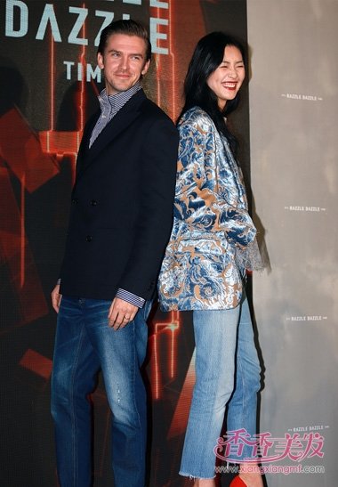 ����˫��̨ͬ��ϯ�Ϻ�ĳ� ������С���˾�͹������