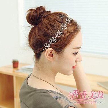 Ů���ٷ����뷢�εĴ��� �ÿ�ʱ�ֵķ��ʹ���