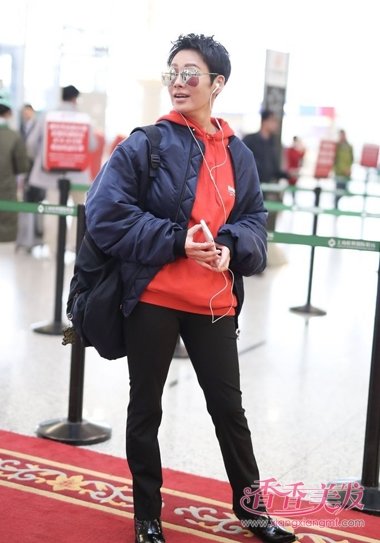 ��ֱŮ�������̷����С�� ˧��ʱ�з����Ϊ��չʾ