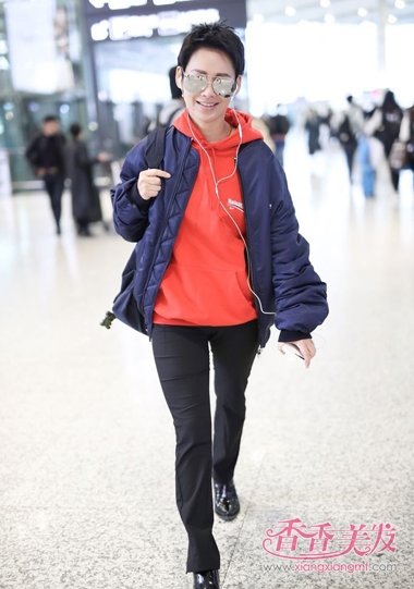 ��ֱŮ�������̷����С�� ˧��ʱ�з����Ϊ��չʾ