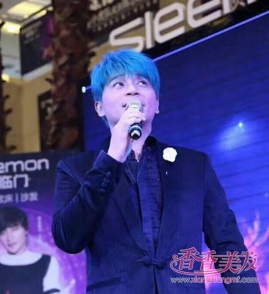 ������ɫ�ʴ�ͷ����ʼ ��־������ɫ�㿴������