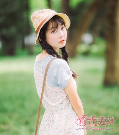 2019韩式蜈蚣头辫法图解很多的种类 三股蜈蚣辫的编法图解款式也有许多