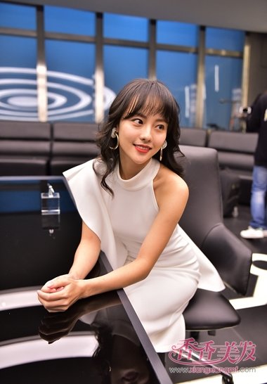 ��ů�����ż��߿����������� ϷƬ���е�Ů�Ƿ��ʹ���