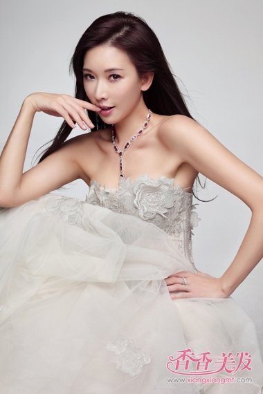 Ů����־��ֱ��Ӣ����ñ���� �г�ֱ����������С����