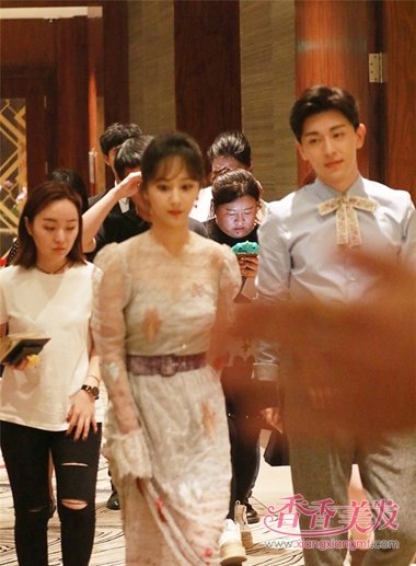 �������߱��ӳ�ϯĳ�佱� ����������Ⱦ���ľ���ζ