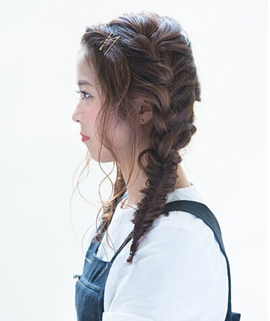 怎样编两边的蜈蚣辫 蜈蚣辫怎么收尾好看