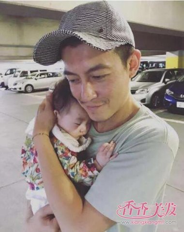 �¹�ϣŮ��Alaia�̷��Դ��ȿɰ� Ӥ���Ĺ��ɾ������ͳ���