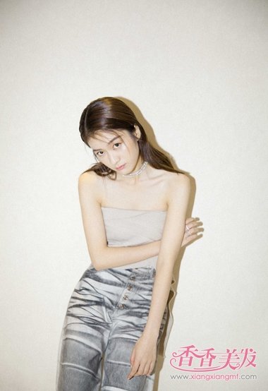 ����������ѩӭ�������������� ��ǽ������Ů���ᷢ����