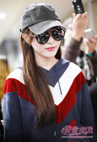 Ů�����̶���ɫñ����ɫ��ʱ�� ����������ʮ�㷢�ʹ���