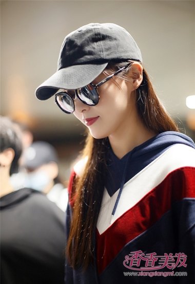 Ů�����̶���ɫñ����ɫ��ʱ�� ����������ʮ�㷢�ʹ���