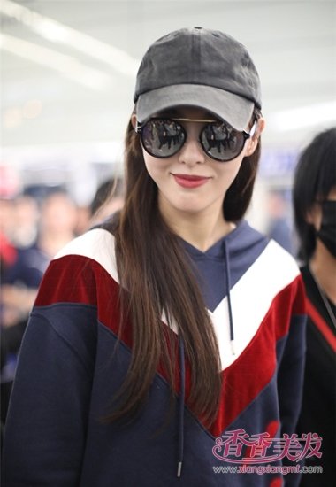 Ů�����̶���ɫñ����ɫ��ʱ�� ����������ʮ�㷢�ʹ���