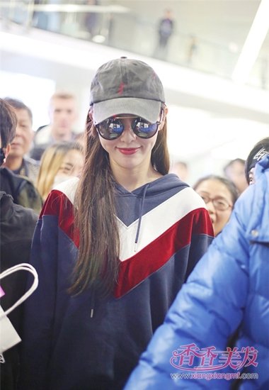 Ů�����̶���ɫñ����ɫ��ʱ�� ����������ʮ�㷢�ʹ���