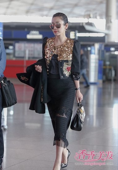 ʱ�������غ����ͷ������˿ȹ ��ʾŮǿ�˷緶�ᷢ���