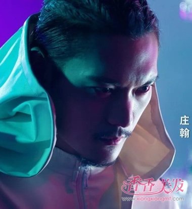 ���պ���ʱ���ͻ��� ��Ů�����᳤����ͬ