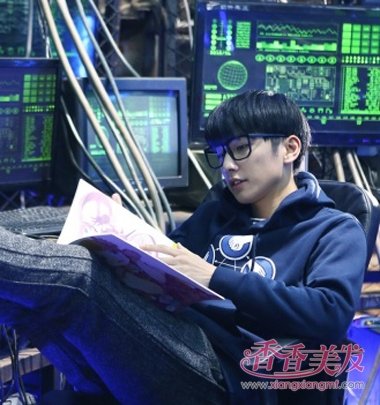 ���պ���ʱ���ͻ��� ��Ů�����᳤����ͬ