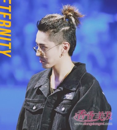 ���ෲ��Щ��Ƭ��ѡ��̨�� ���ෲ���з��ͻع�