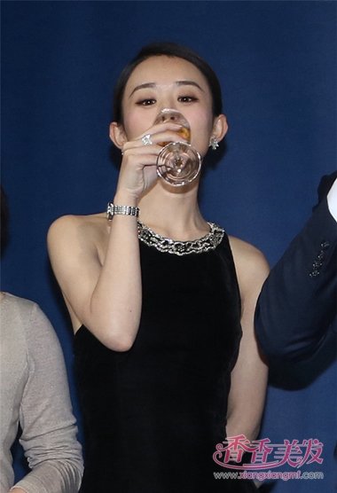 ��������������ʱ��Ψ�� ����ȦŮ������ӱΪ����ʾ��