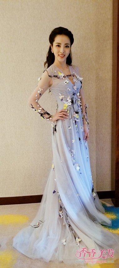 ������˼˼����д����Ƭ ����ͷ��������Ů�·�����