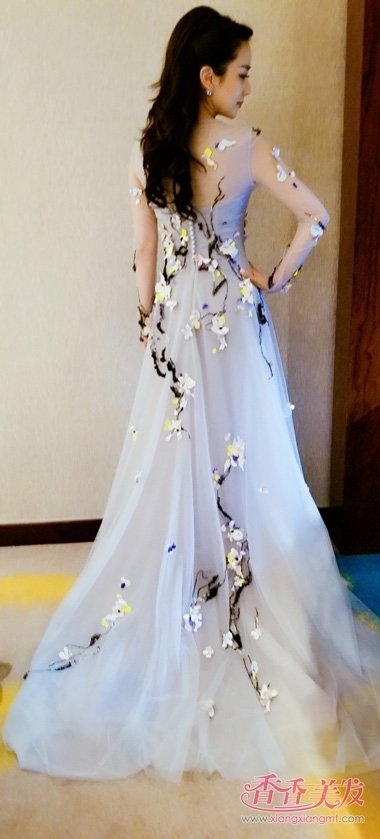 ������˼˼����д����Ƭ ����ͷ��������Ů�·�����