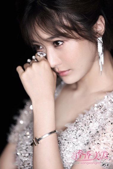 �������±���ֱ��ˣʱ�� Ѥ���λø�����ζ����չ