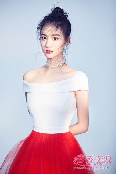 ����Ȼ��������ͷ������Ԧ���� �񾲸��ŵ�Ů���ᷢ����