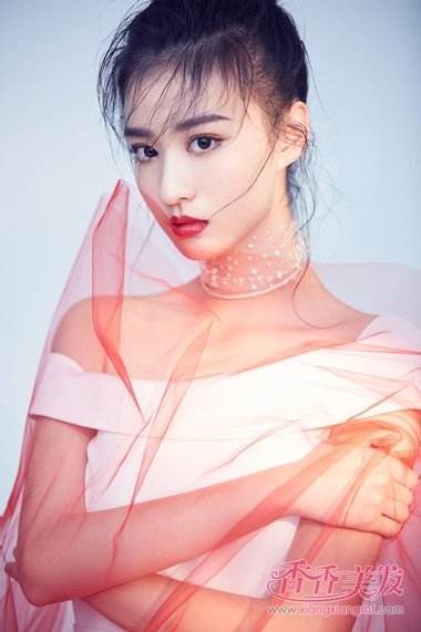 ����Ȼ��������ͷ������Ԧ���� �񾲸��ŵ�Ů���ᷢ����