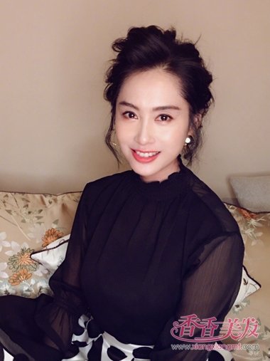 ���������ɷ�ʾ��Ψ���� Ů������̳����̷����