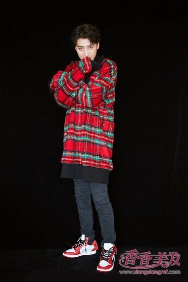 ������Ӧ������̷�˧�� �����ë�ºͷ���ȫƥ��