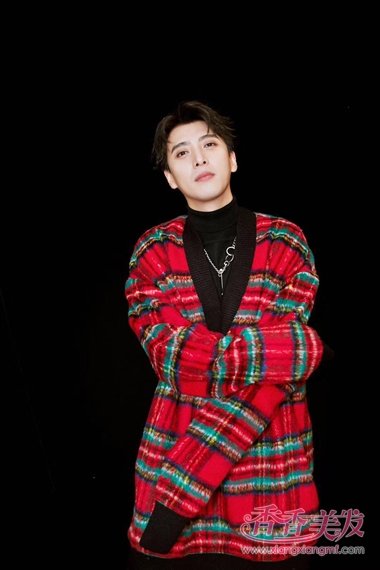 ������Ӧ������̷�˧�� �����ë�ºͷ���ȫƥ��