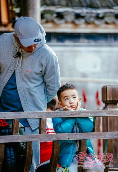 С��Ϸ����Jasper�����귢�ȴ� ��ͯ������˧������