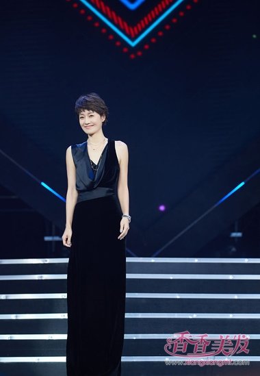 ��˾���ϯĳʢ���ڳ�� ���̻Ҷ̾������޵�����