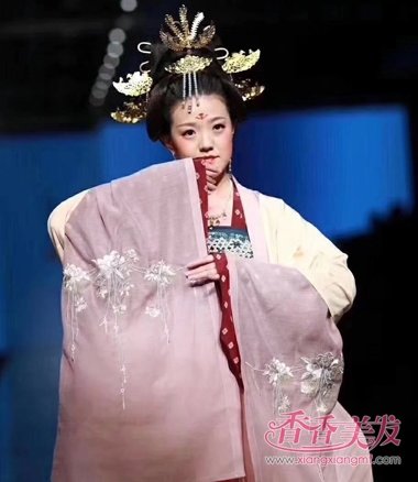 ����ʱװ�ܾ��ֺ����� t̨�뺺���ں�ʱ�п��ü�