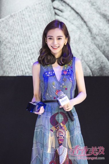 Angelababy��ϯĳʢ�� һϮ��Ⱦ��ɫ�����۾�