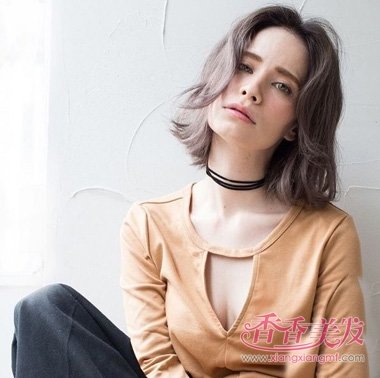 ����΢���̲�ɫ�������� �ֵ���ס�´�Ů��׷��