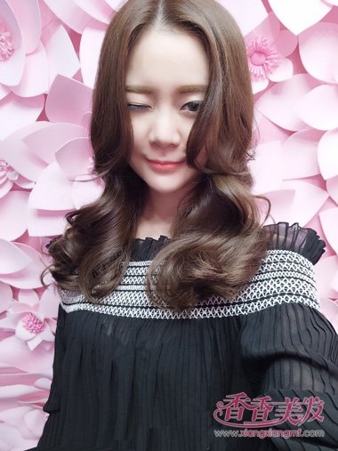 ����΢���̲�ɫ�������� �ֵ���ס�´�Ů��׷��