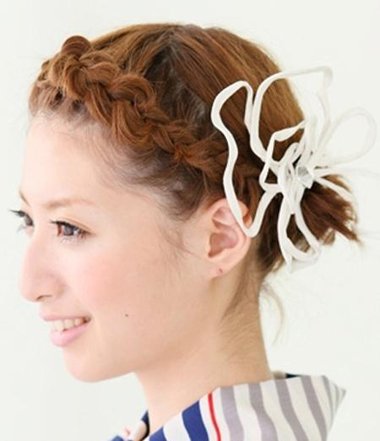 菠萝辫编发步骤图解 时尚好看女生编法