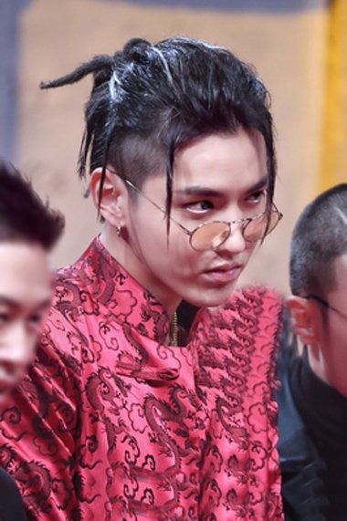 ���ෲ����ͷ���� ˧��ʱ�е����з���